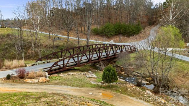 306 Broad Vista Lane, Asheville, NC 28804