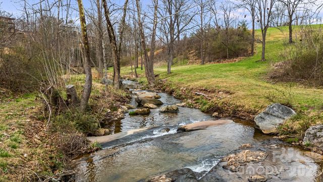 306 Broad Vista Lane, Asheville, NC 28804