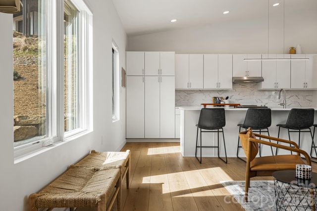 306 Broad Vista Lane, Asheville, NC 28804