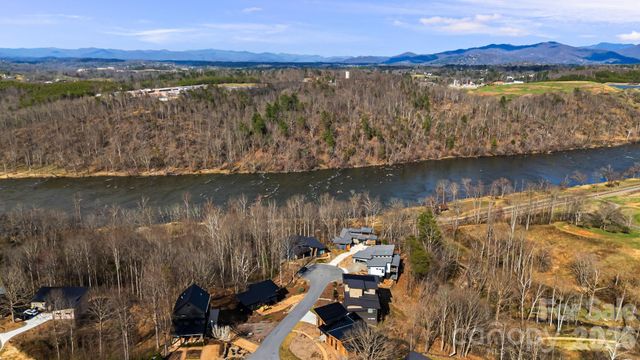 306 Broad Vista Lane, Asheville, NC 28804