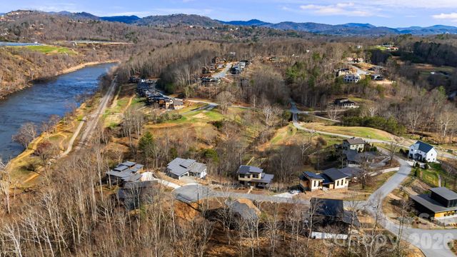 306 Broad Vista Lane, Asheville, NC 28804