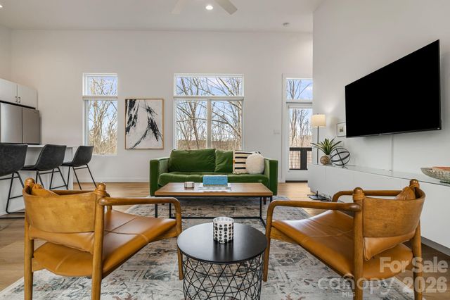 306 Broad Vista Lane, Asheville, NC 28804