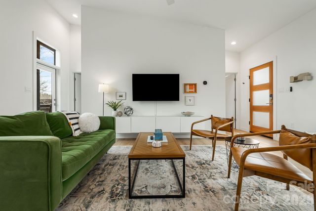 306 Broad Vista Lane, Asheville, NC 28804