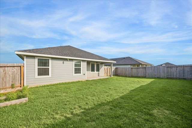 2044 Woodlark Way, Sealy, TX 77474