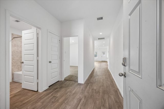 2044 Woodlark Way, Sealy, TX 77474