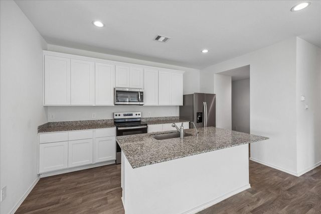 2044 Woodlark Way, Sealy, TX 77474