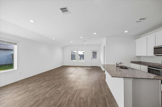 2044 Woodlark Way, Sealy, TX 77474