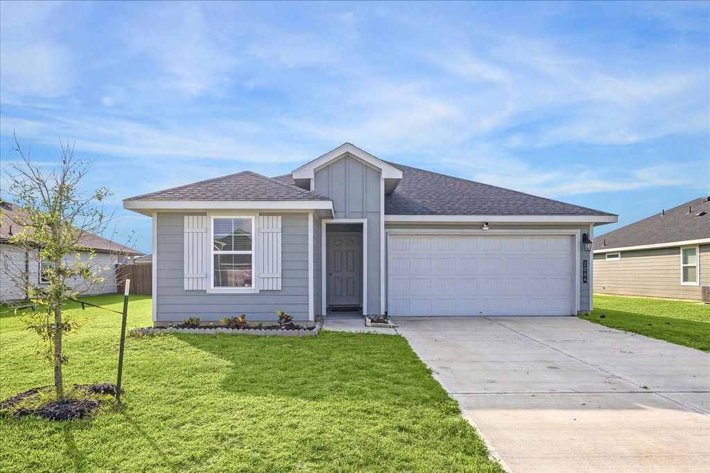 2044 Woodlark Way, Sealy, TX 77474
