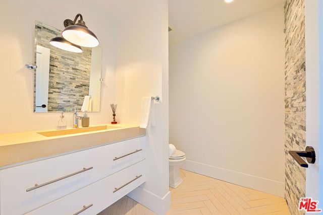 721 N Beverly Drive, Beverly Hills, CA 90210