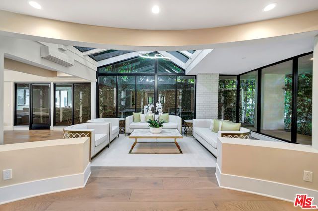 721 N Beverly Drive, Beverly Hills, CA 90210