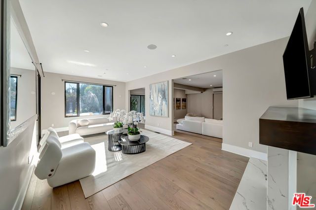 721 N Beverly Drive, Beverly Hills, CA 90210