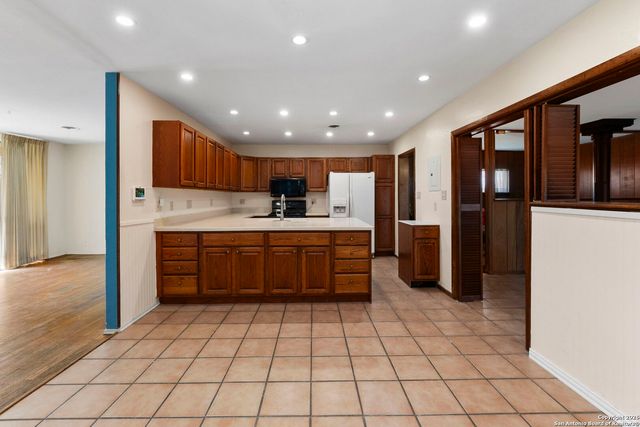 4403 Diamondhead Dr, San Antonio, TX 78218