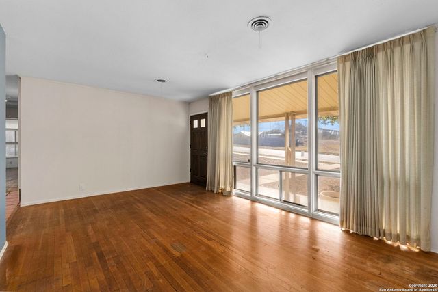 4403 Diamondhead Dr, San Antonio, TX 78218