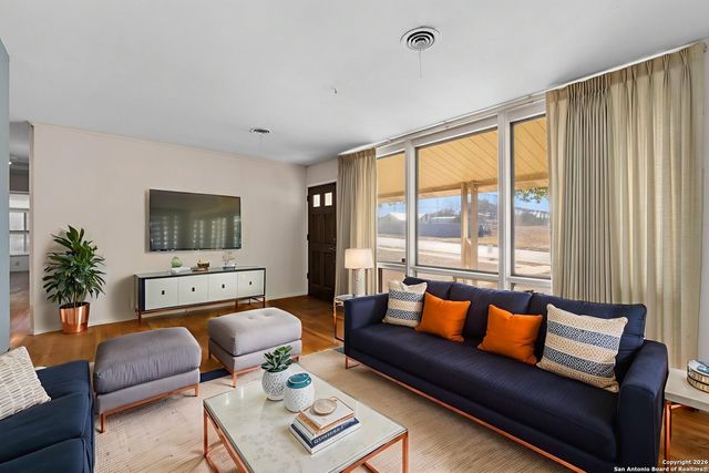 4403 Diamondhead Dr, San Antonio, TX 78218