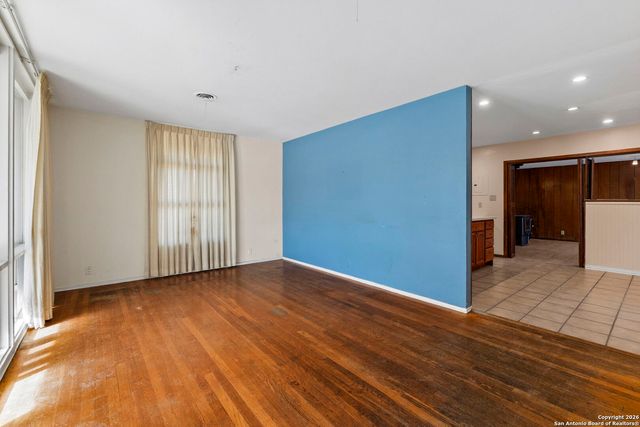 4403 Diamondhead Dr, San Antonio, TX 78218