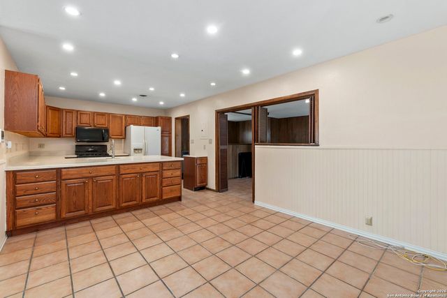 4403 Diamondhead Dr, San Antonio, TX 78218