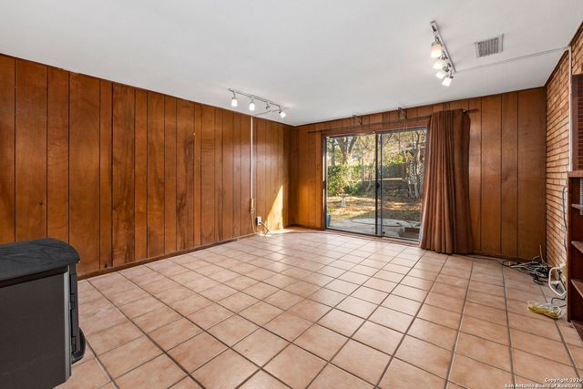 4403 Diamondhead Dr, San Antonio, TX 78218