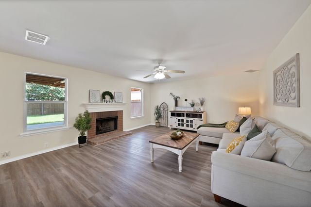 1004 Springcreek Drive, Denton, TX 76210
