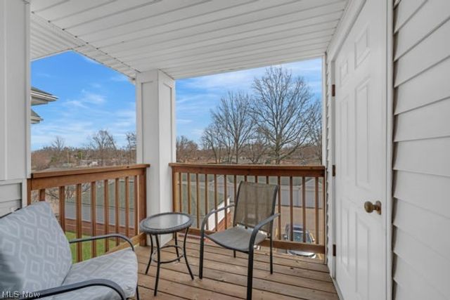 23004 Chandlers Lane 347, Olmsted Falls, OH 44138