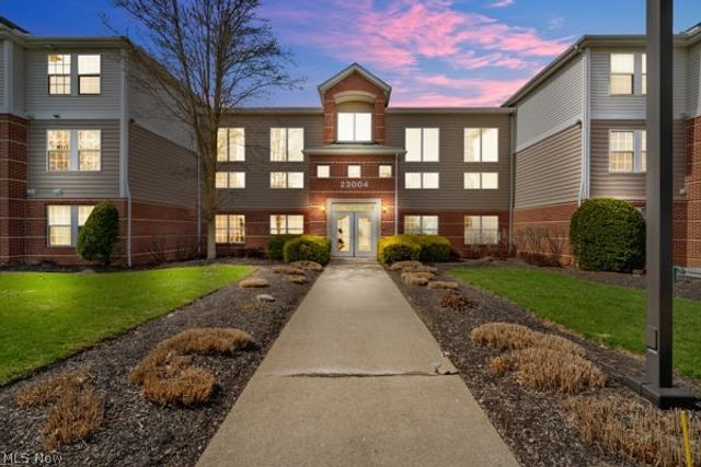 23004 Chandlers Lane 347, Olmsted Falls, OH 44138