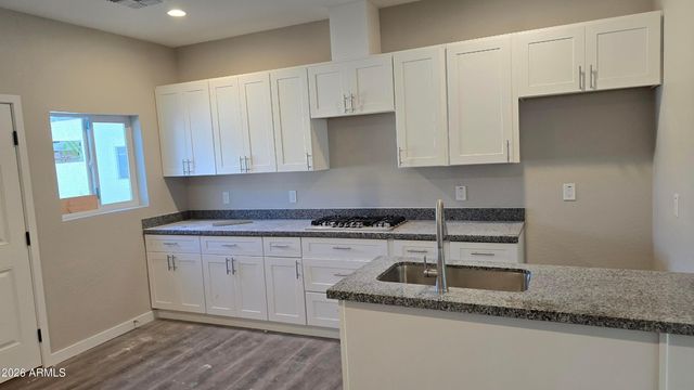 732 E Carol Avenue, Phoenix, AZ 85020
