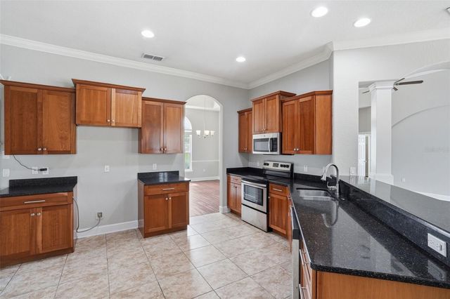 200 LAKE ARIETTA COURT, Auburndale, FL 33823