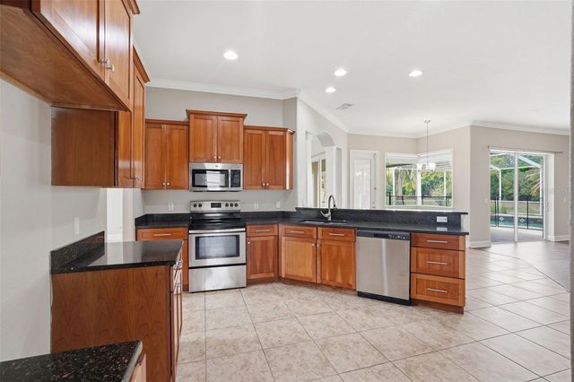 200 LAKE ARIETTA COURT, Auburndale, FL 33823