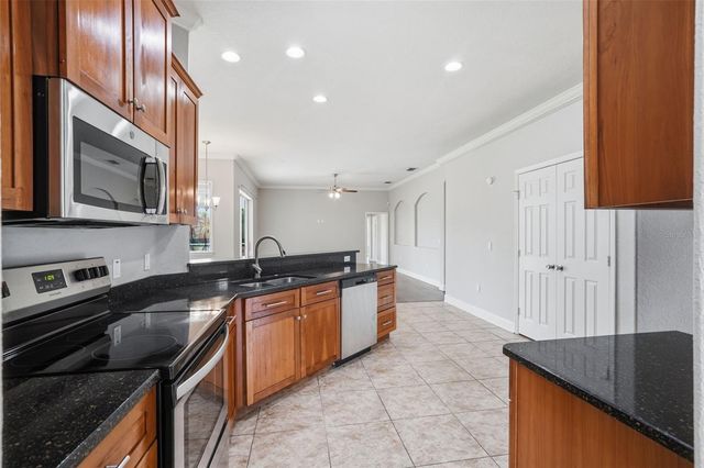 200 LAKE ARIETTA COURT, Auburndale, FL 33823