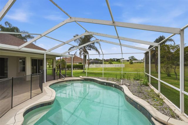 200 LAKE ARIETTA COURT, Auburndale, FL 33823