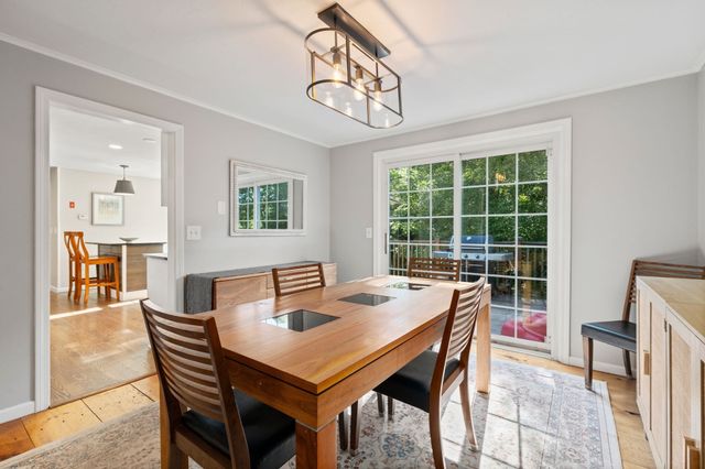 55 Hartford Ave E, Mendon, MA 01756