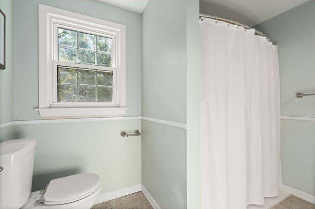 55 Hartford Ave E, Mendon, MA 01756
