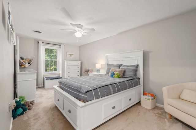 55 Hartford Ave E, Mendon, MA 01756