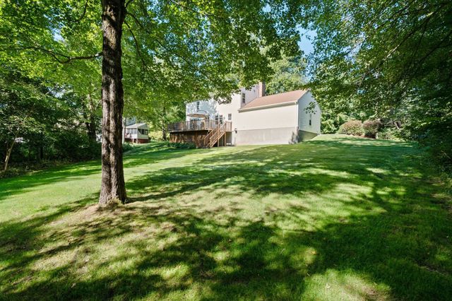 55 Hartford Ave E, Mendon, MA 01756