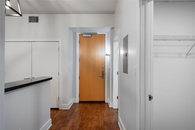 603 Davis ST 708, Austin, TX 78701
