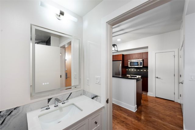 603 Davis ST 708, Austin, TX 78701