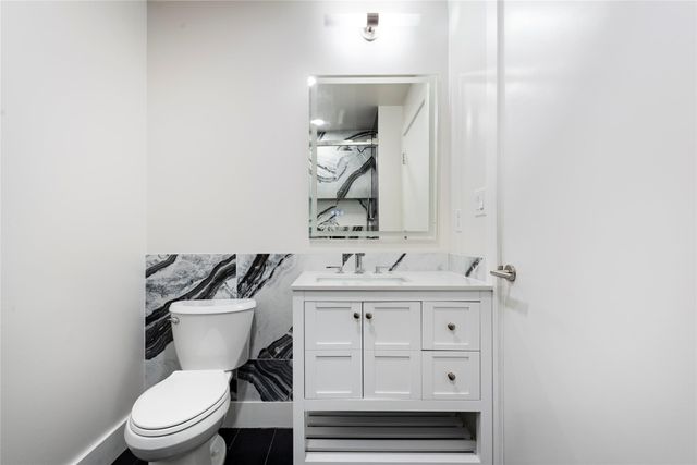 603 Davis ST 708, Austin, TX 78701
