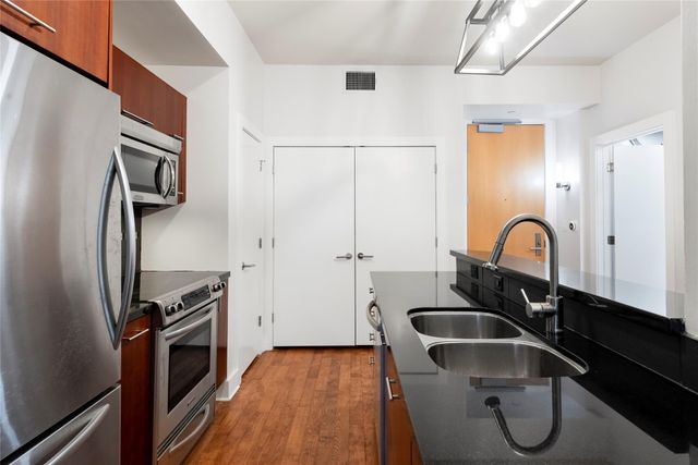 603 Davis ST 708, Austin, TX 78701