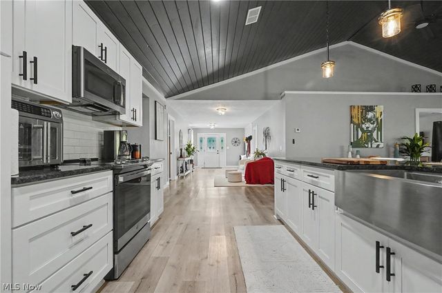 8099 W Western Reserve Road, Canfield, OH 44406