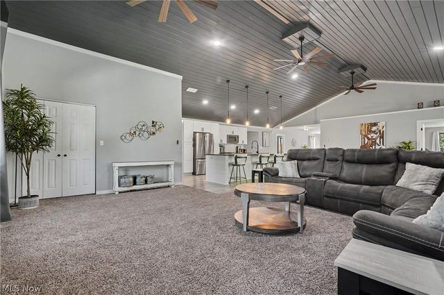 8099 W Western Reserve Road, Canfield, OH 44406