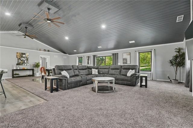 8099 W Western Reserve Road, Canfield, OH 44406