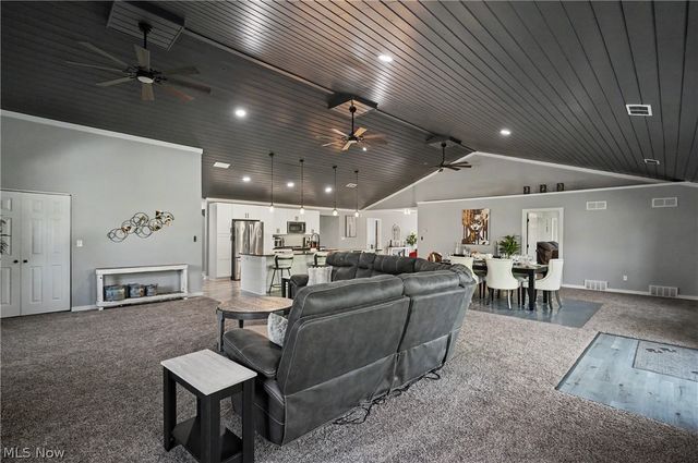 8099 W Western Reserve Road, Canfield, OH 44406