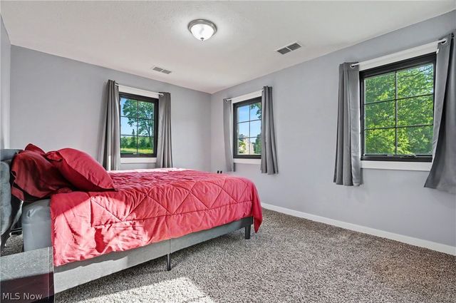 8099 W Western Reserve Road, Canfield, OH 44406