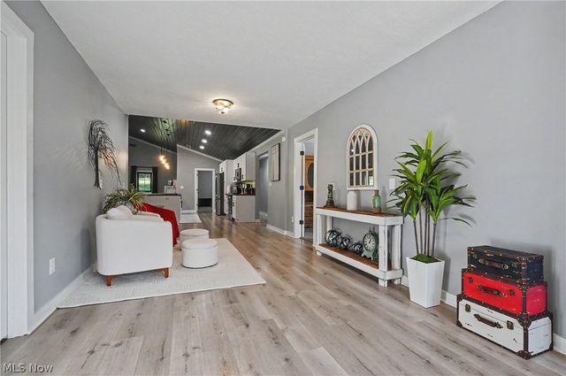 8099 W Western Reserve Road, Canfield, OH 44406