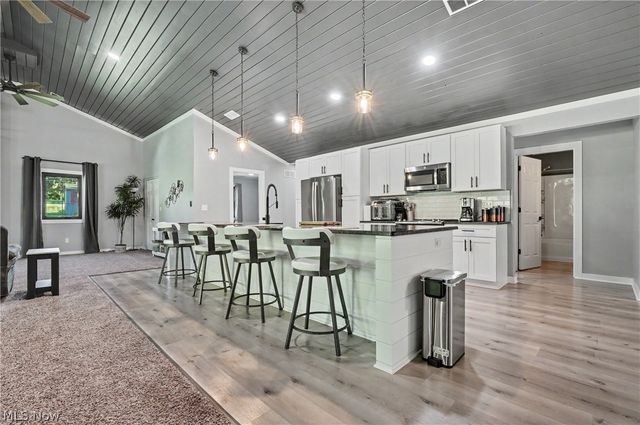 8099 W Western Reserve Road, Canfield, OH 44406