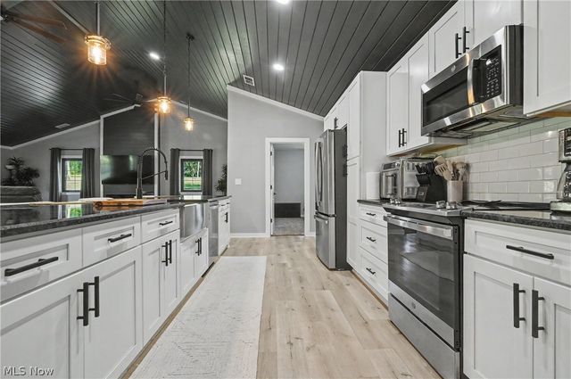 8099 W Western Reserve Road, Canfield, OH 44406