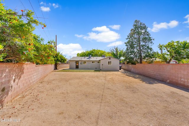 45309 Newtree Avenue, Lancaster, CA 93534