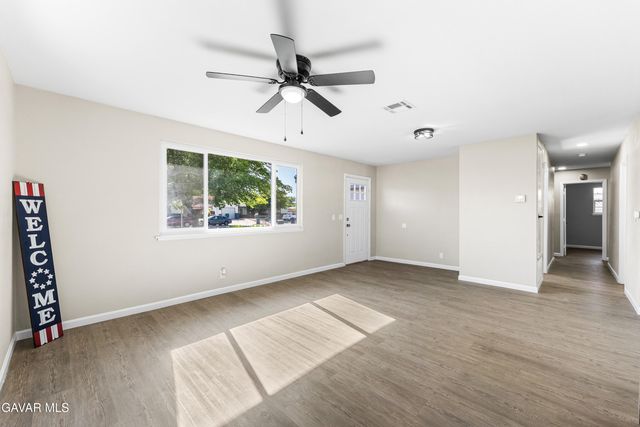 45309 Newtree Avenue, Lancaster, CA 93534
