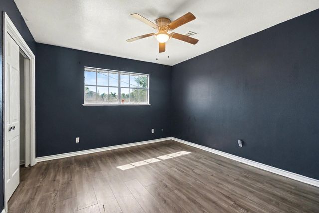 5001 Glenhaven Drive, Baytown, TX 77521