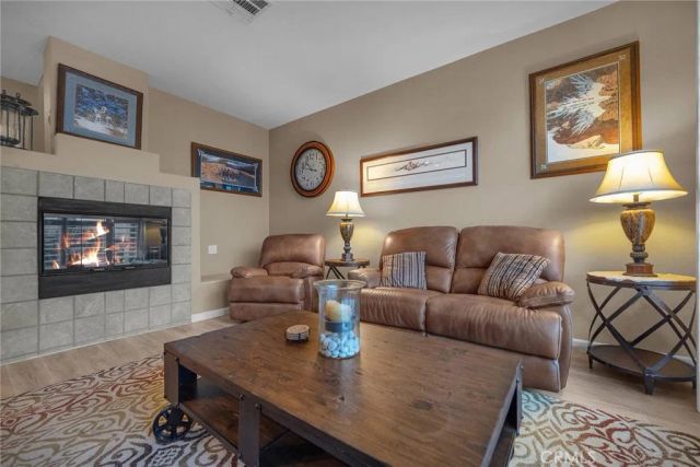 1448 Patricia 203, Simi Valley, CA 93065