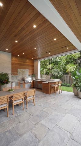 528 NE 13th Ave, Fort Lauderdale, FL 33301